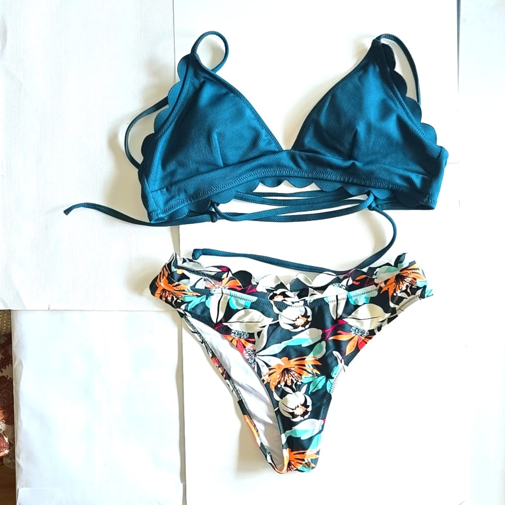 CUPSHE 2 piece floral bikini